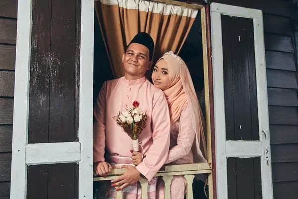 Akad yang hangat